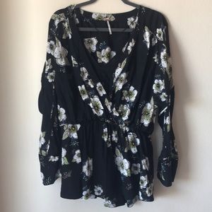 Free People Black/Floral Blouse Size M